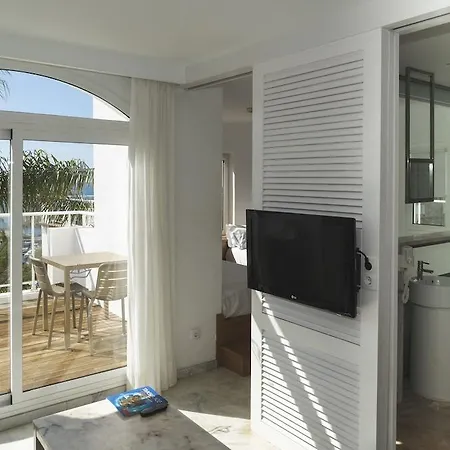 Marina Bayview (adults Only) Apartment *