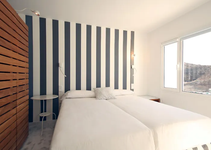 Marina Bay View, Adults Only