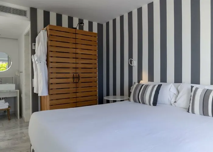 Hotel Marina Bay View, Adults Only